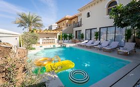 Luxurious Villa 5Bhk With Pool Bbq And Full Time Housemaid Assistance - Live In